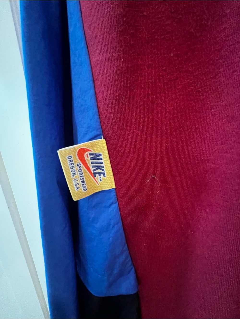 Nike Icon Clash Women’s Burgundy and Royal Blue Pullover Hoodie - Picture 6 of 8